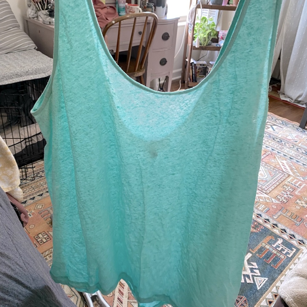 Lightweight tank top